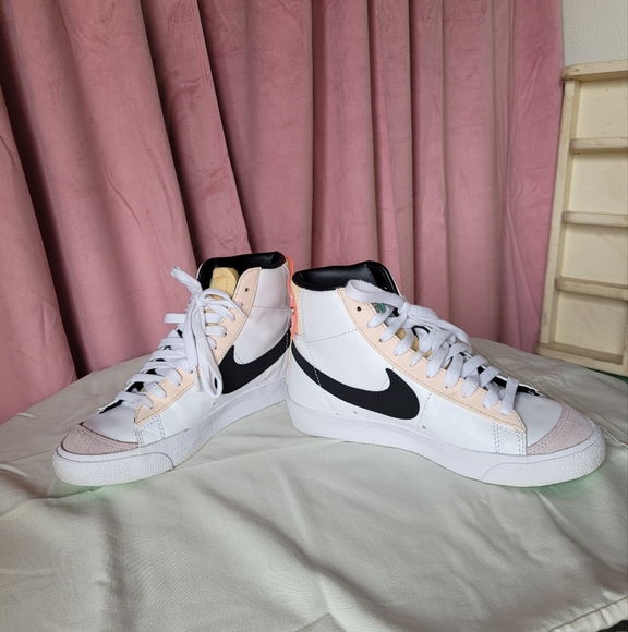 Nike Blazer Mid 77 - Picture 2 of 7